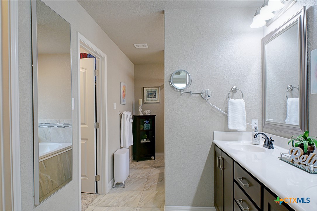 7702 Zircon Drive Property Photo 15