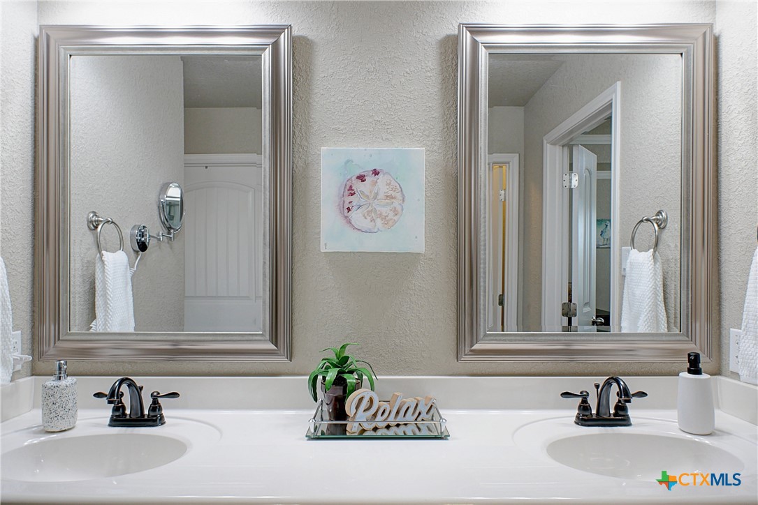 7702 Zircon Drive Property Photo 17