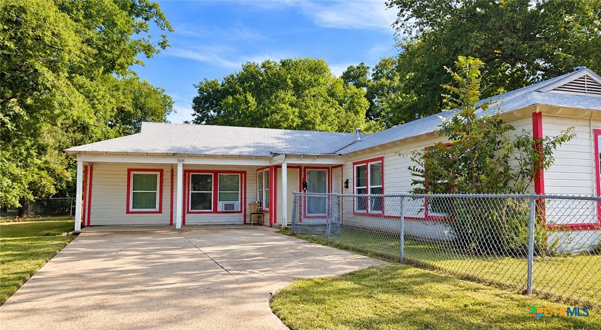 1505 Alamo Avenue Property Photo 1