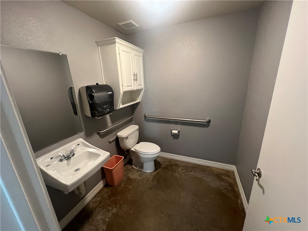 1503 W Stan Schlueter Loop Property Photo 24