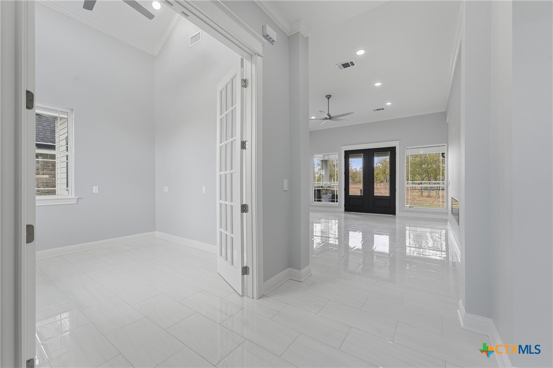485 Post Oak Street Property Photo 5