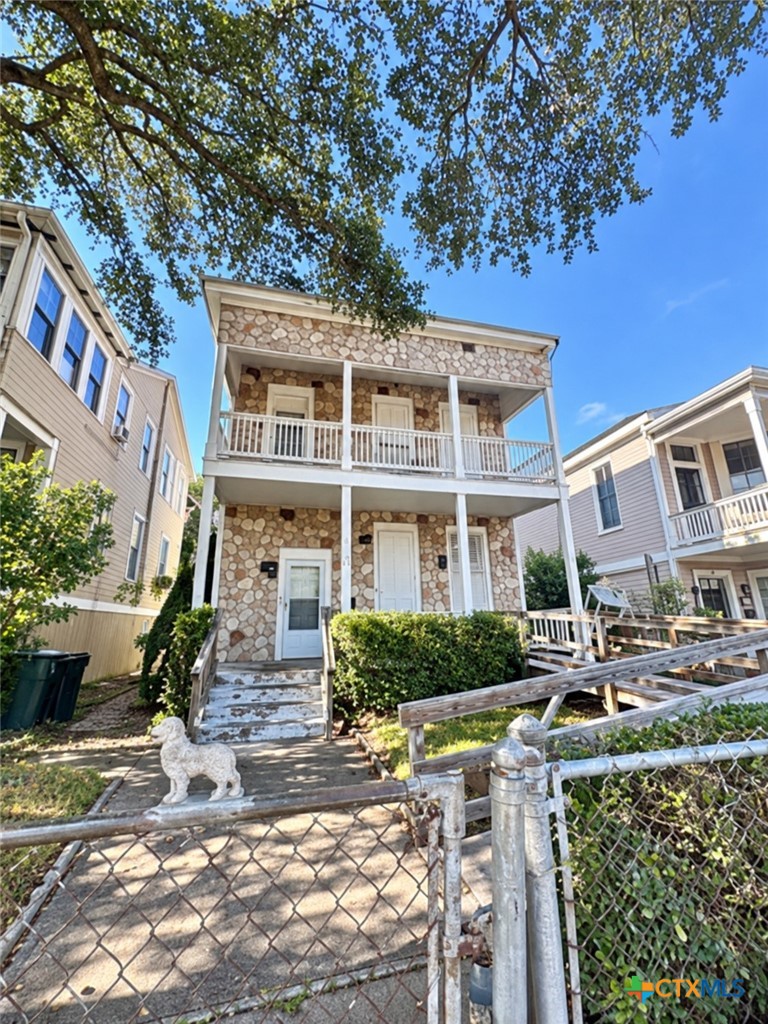1612 Ave L Property Photo 3