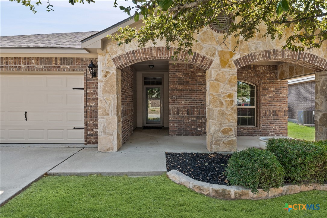 504 Copper Ridge Loop Property Photo 2