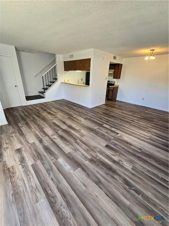 4502 Hunt Circle Property Photo 2