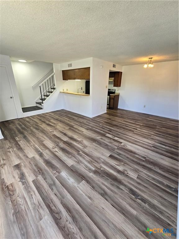 4502 Hunt Circle Property Photo 3