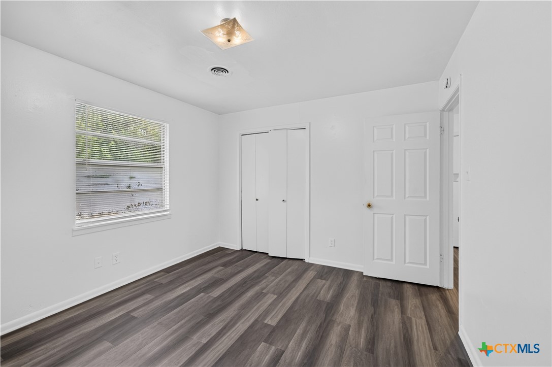1010 Houston Street Property Photo 3