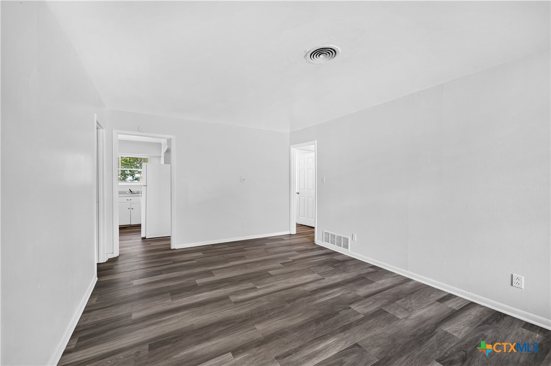 1010 Houston Street Property Photo 6
