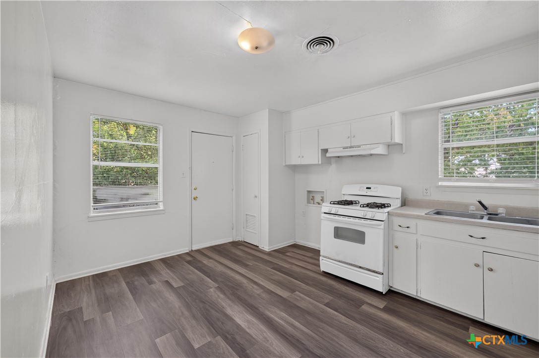 1010 Houston Street Property Photo 7