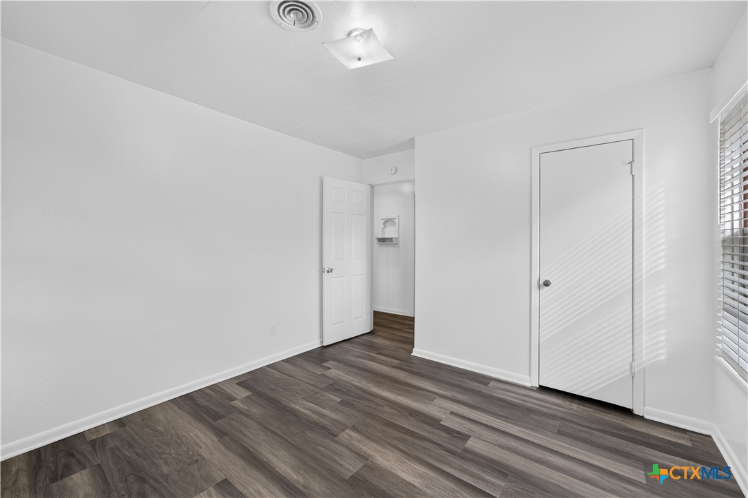 1010 Houston Street Property Photo 12