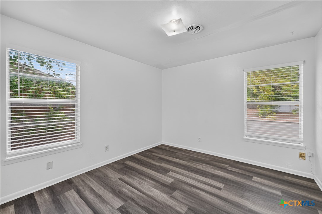 1010 Houston Street Property Photo 13
