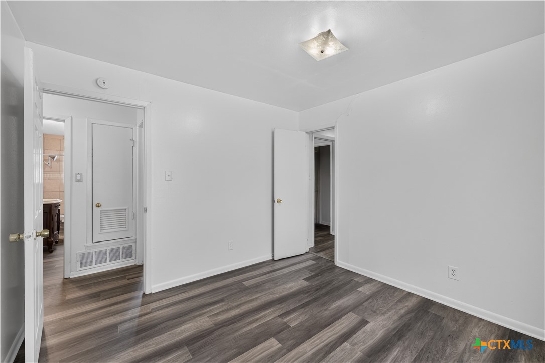 1010 Houston Street Property Photo 14