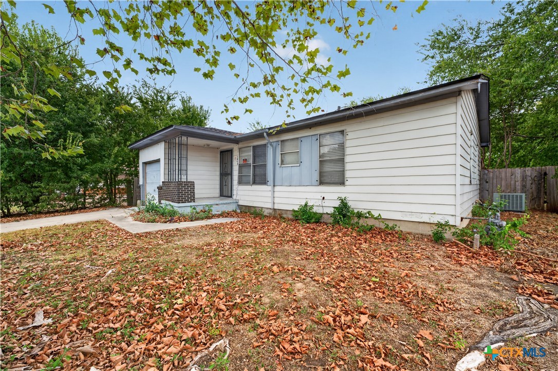 1010 Houston Street Property Photo 15