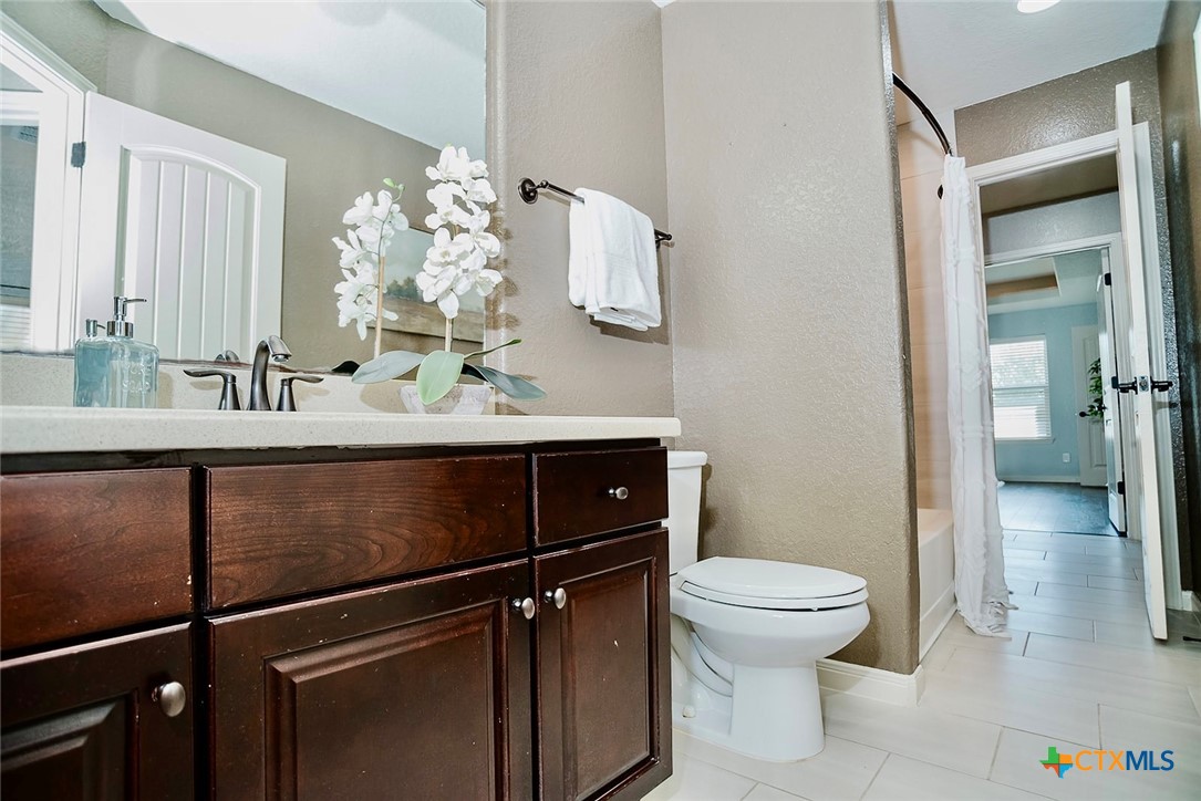 513 Windsor Court Property Photo 18