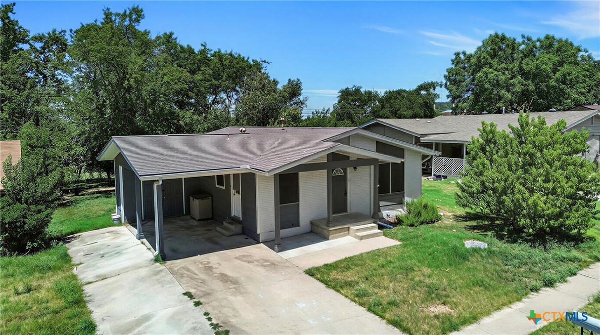 714 W Avenue Avenue Property Photo 2