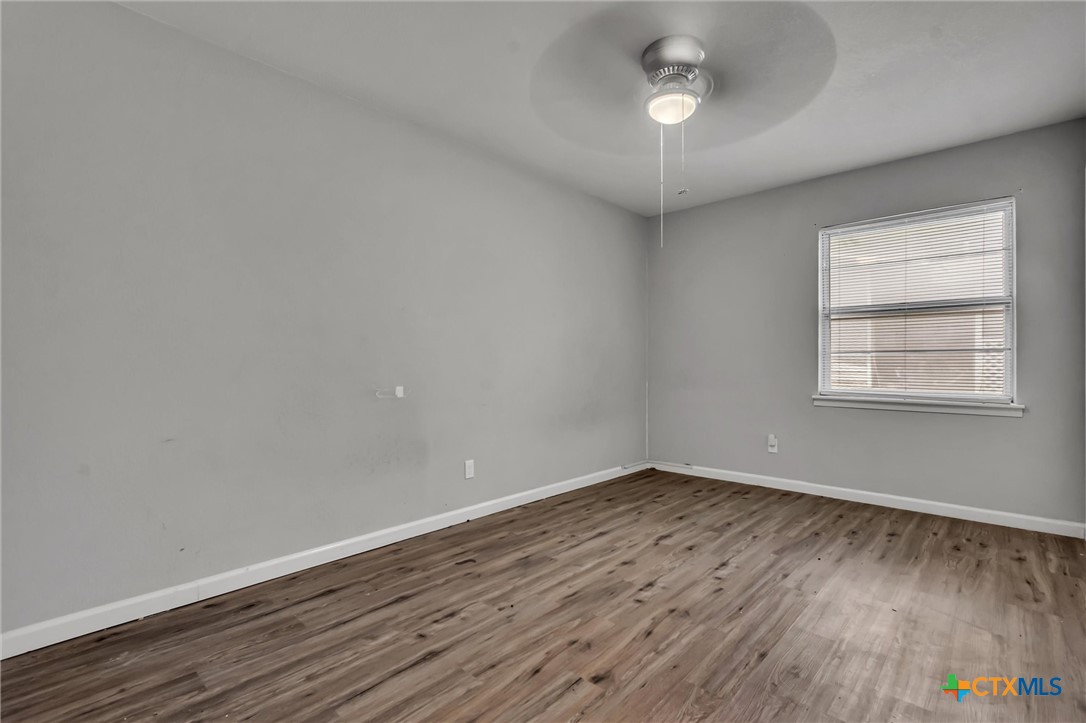 714 W Avenue Avenue Property Photo 9