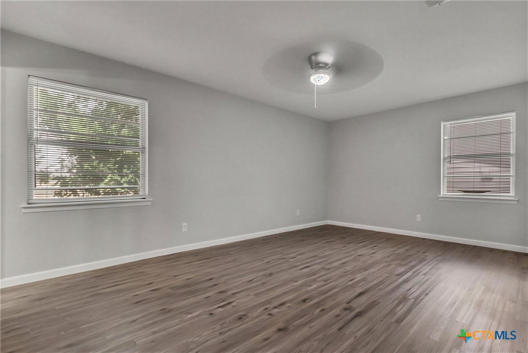714 W Avenue Avenue Property Photo 11