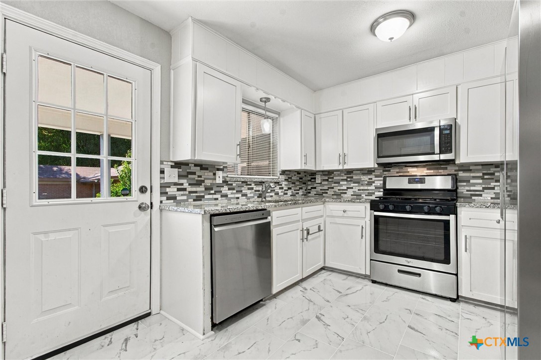 714 W Avenue Avenue Property Photo 14