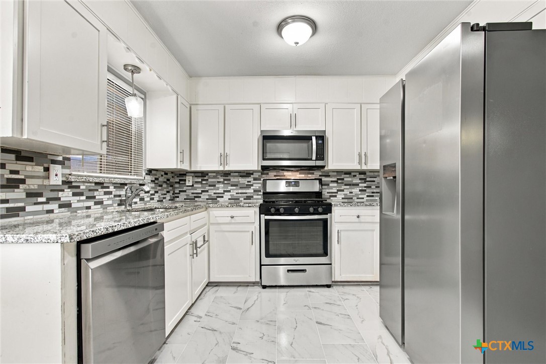 714 W Avenue Avenue Property Photo 15