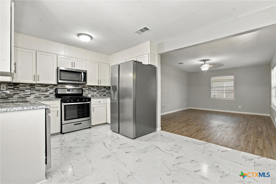714 W Avenue Avenue Property Photo 16