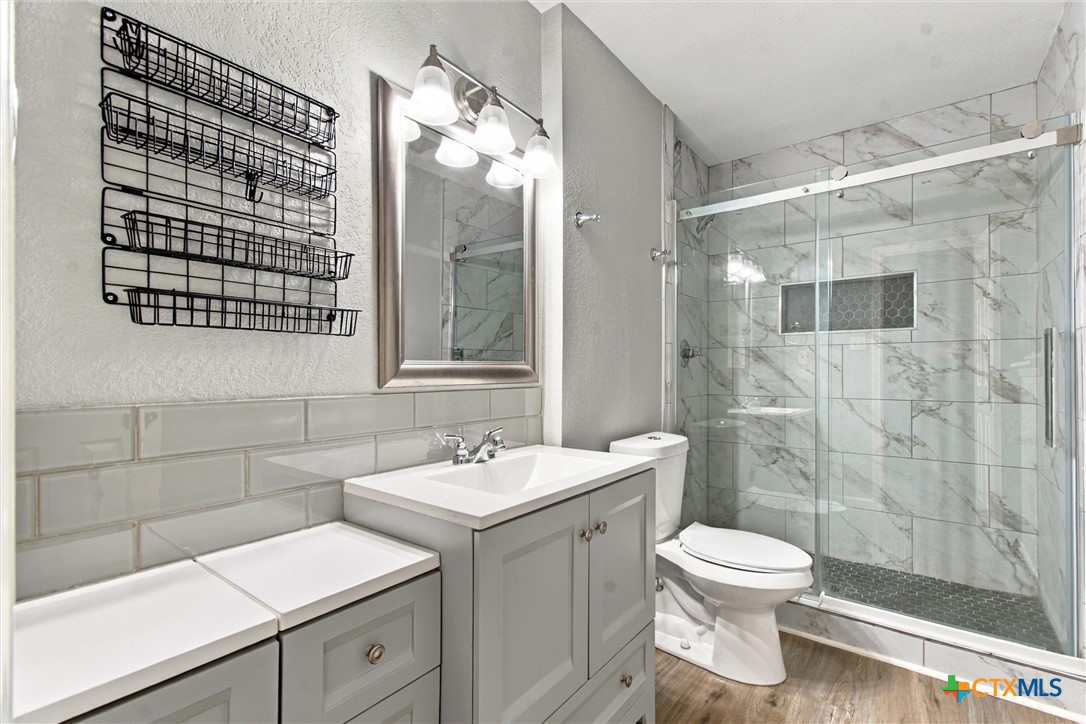 714 W Avenue Avenue Property Photo 22