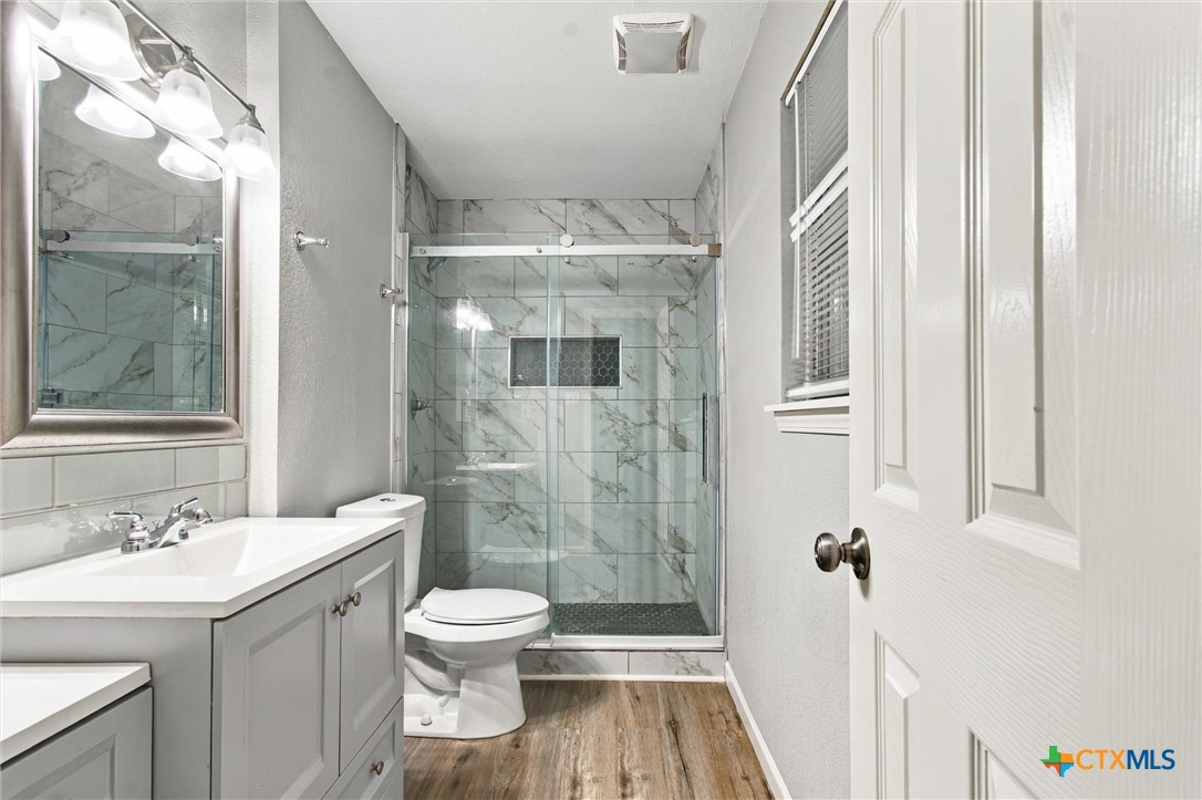 714 W Avenue Avenue Property Photo 23