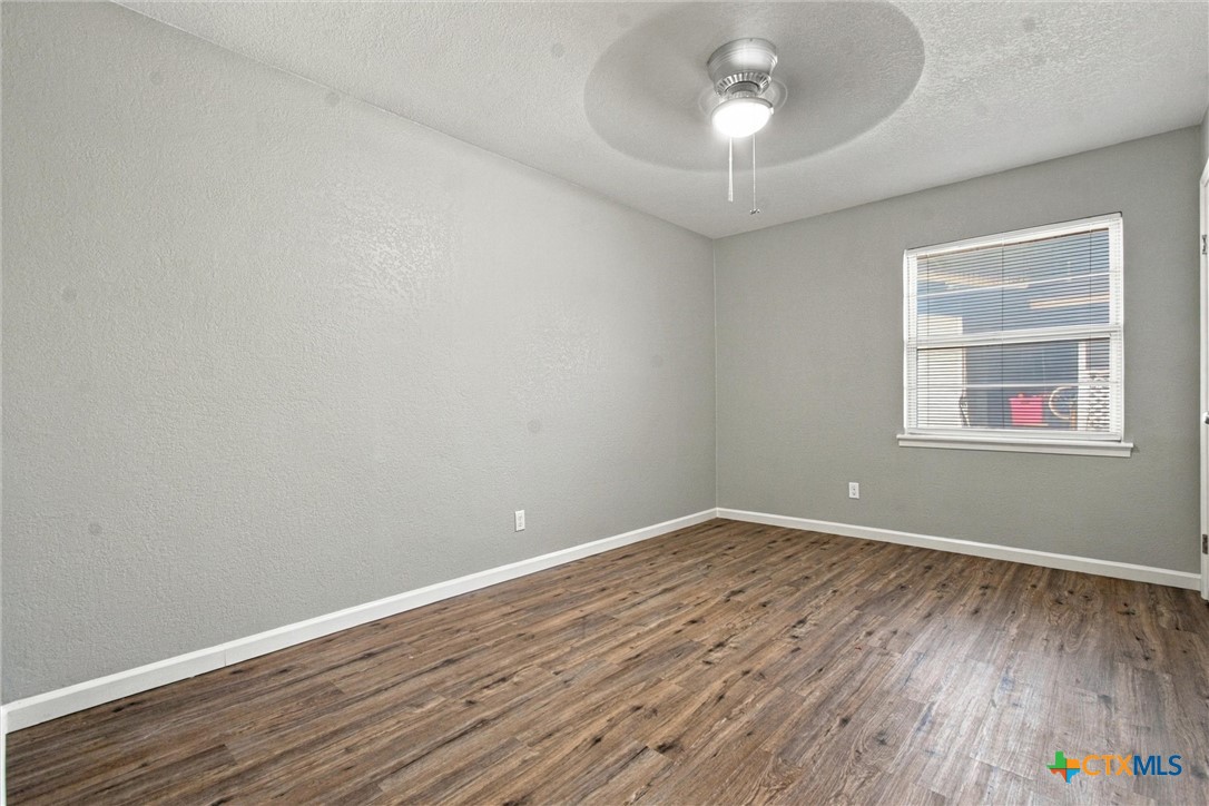 714 W Avenue Avenue Property Photo 24