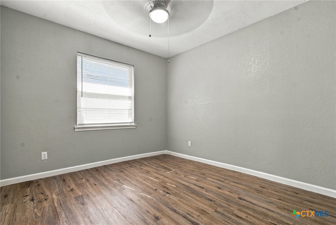 714 W Avenue Avenue Property Photo 28