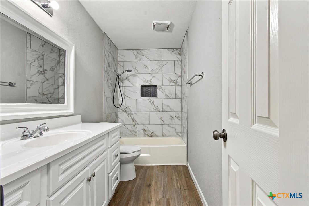 714 W Avenue Avenue Property Photo 29