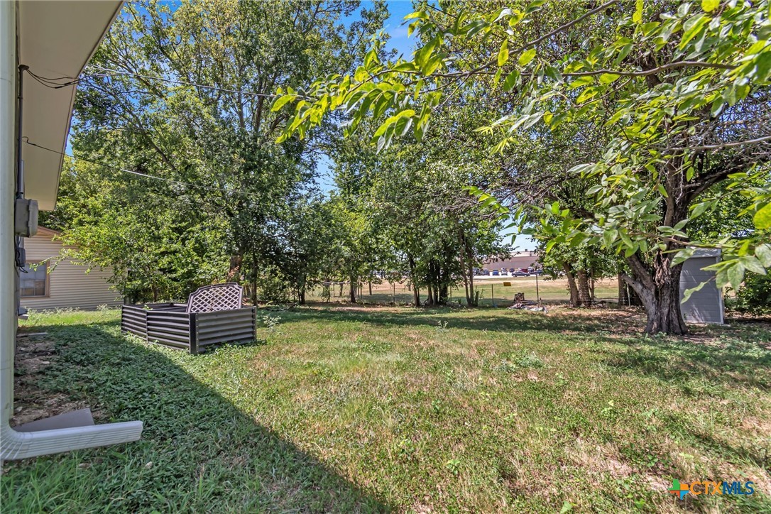 714 W Avenue Avenue Property Photo 32
