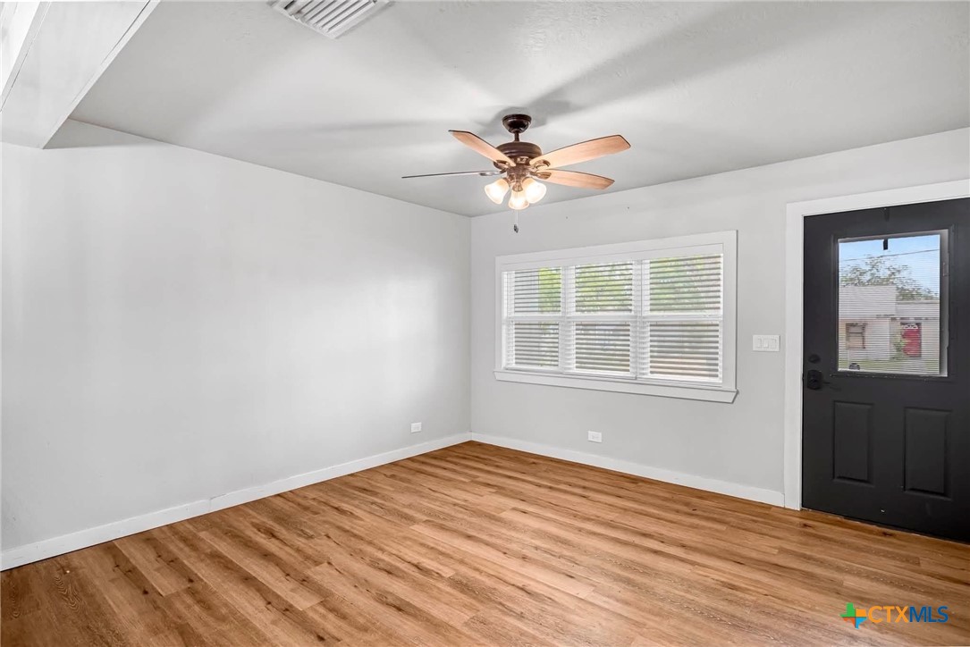 504 N Arnim Property Photo 4