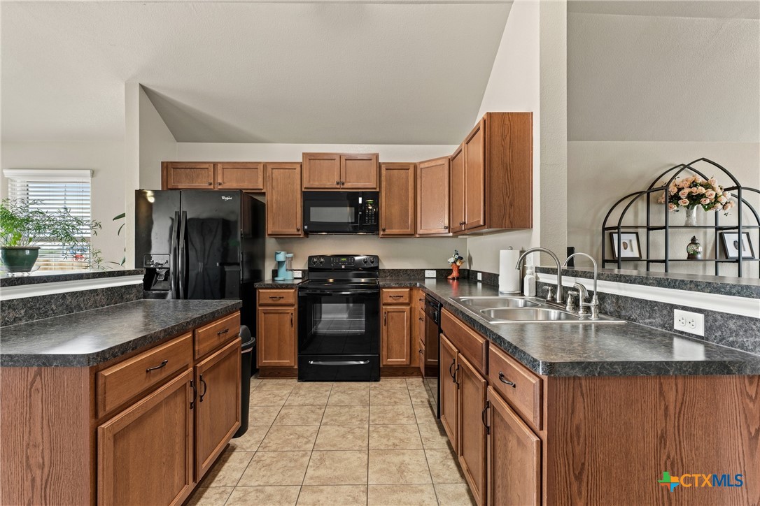 2420 Bellmont Property Photo 3