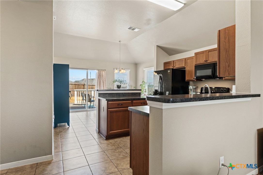 2420 Bellmont Property Photo 15