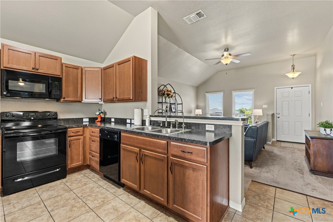 2420 Bellmont Property Photo 16