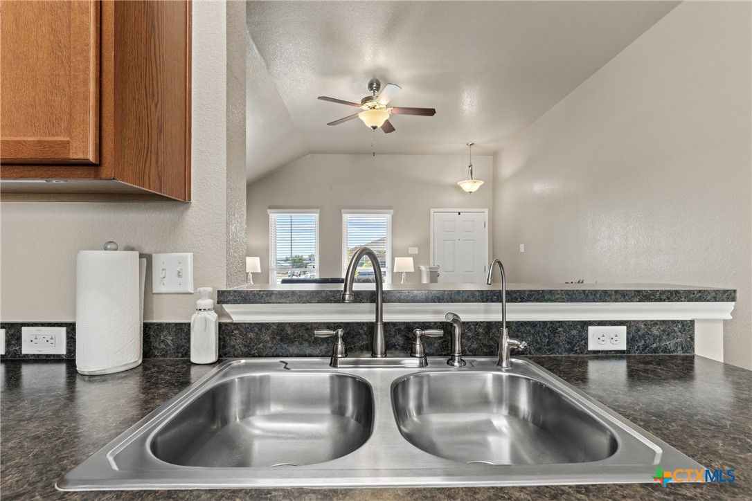2420 Bellmont Property Photo 17