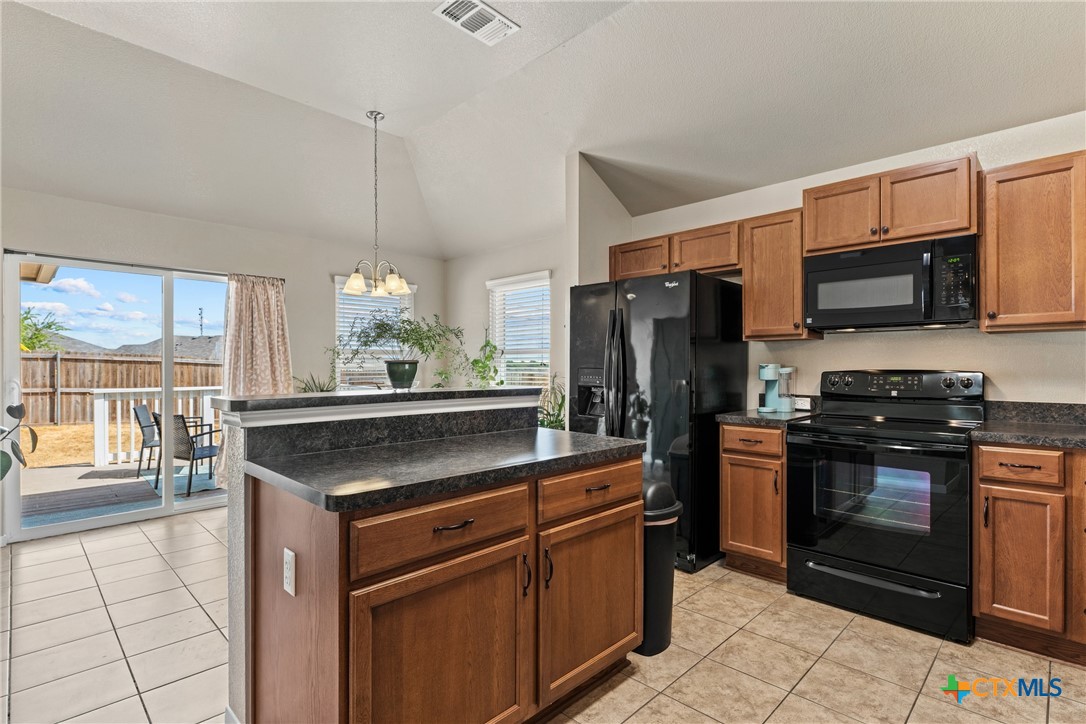 2420 Bellmont Property Photo 19