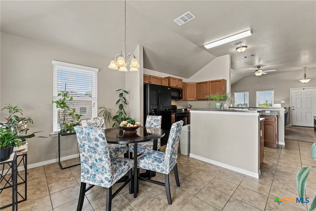 2420 Bellmont Property Photo 22
