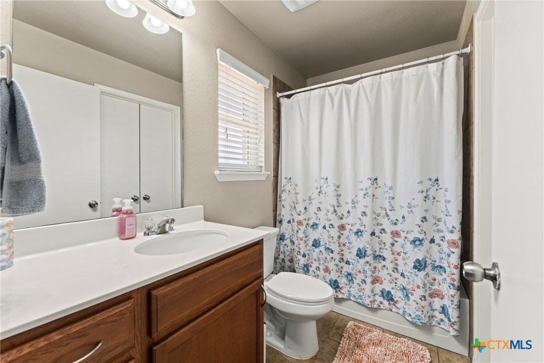 2420 Bellmont Property Photo 31