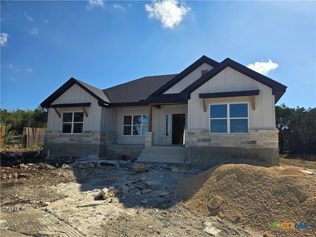 1221 Lasso Loop Property Photo 1