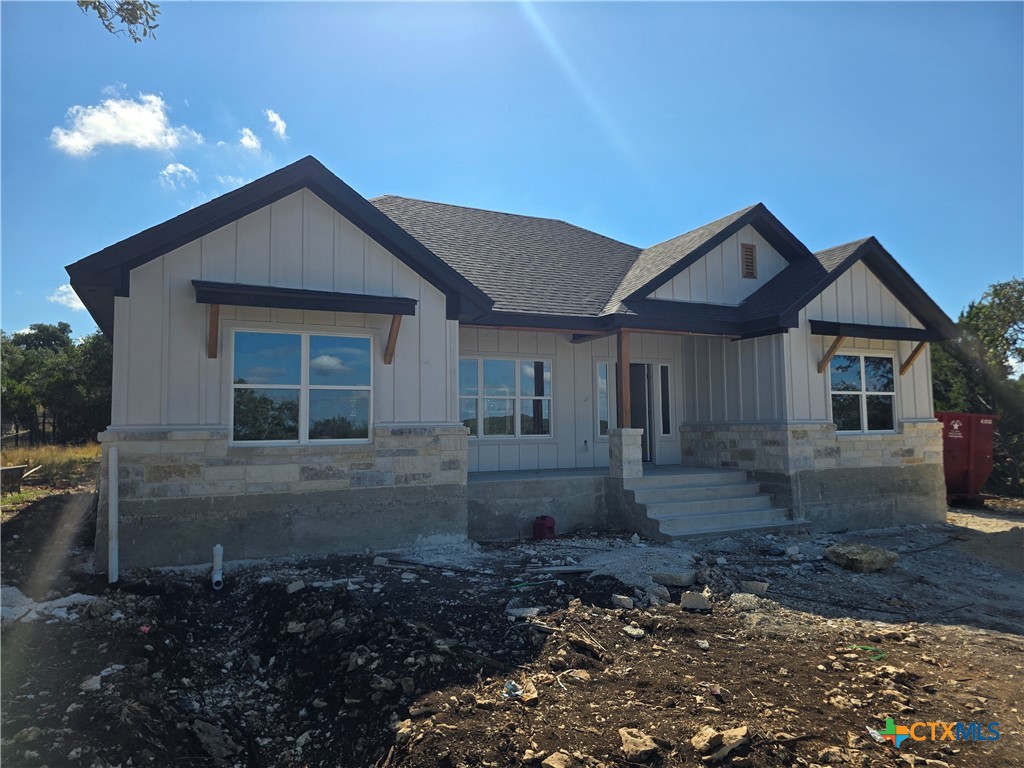 1221 Lasso Loop Property Photo 2