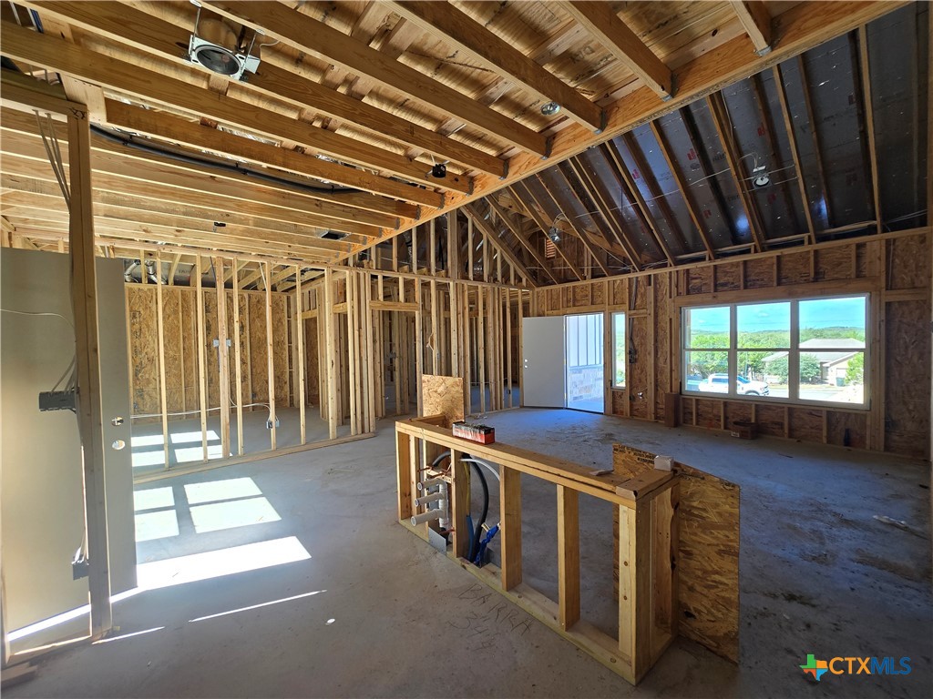 1221 Lasso Loop Property Photo 6