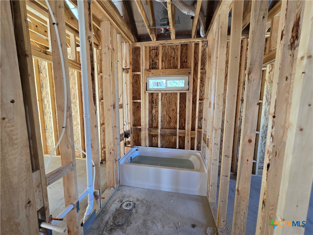 1221 Lasso Loop Property Photo 9