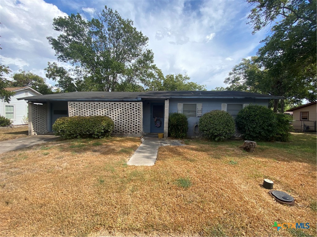 410 W 14th Street Property Photo 1