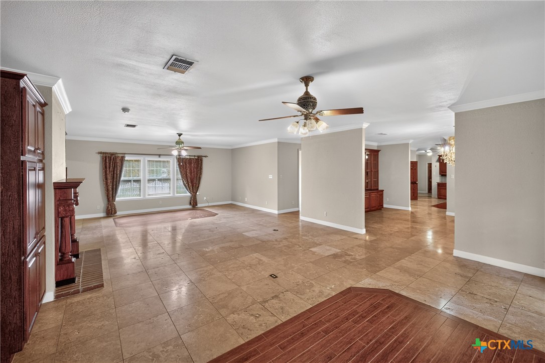 421 W Market Street Property Photo 10
