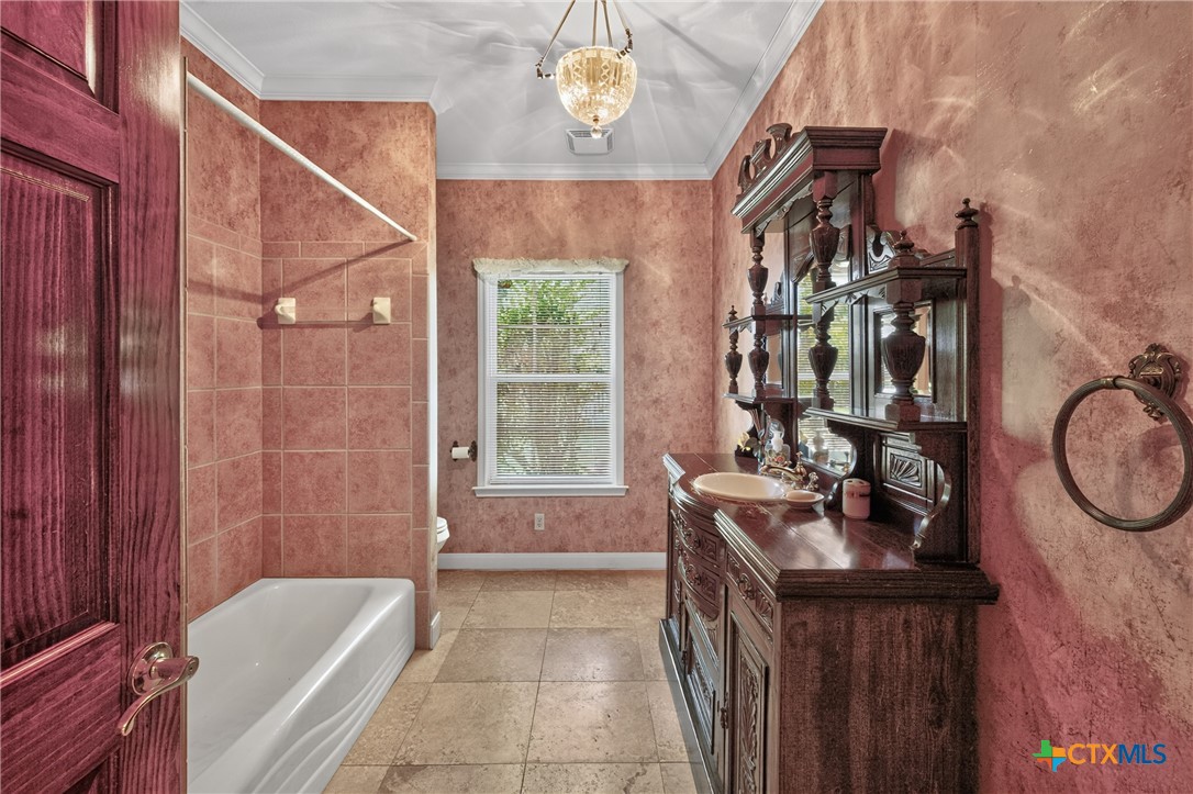 421 W Market Street Property Photo 15