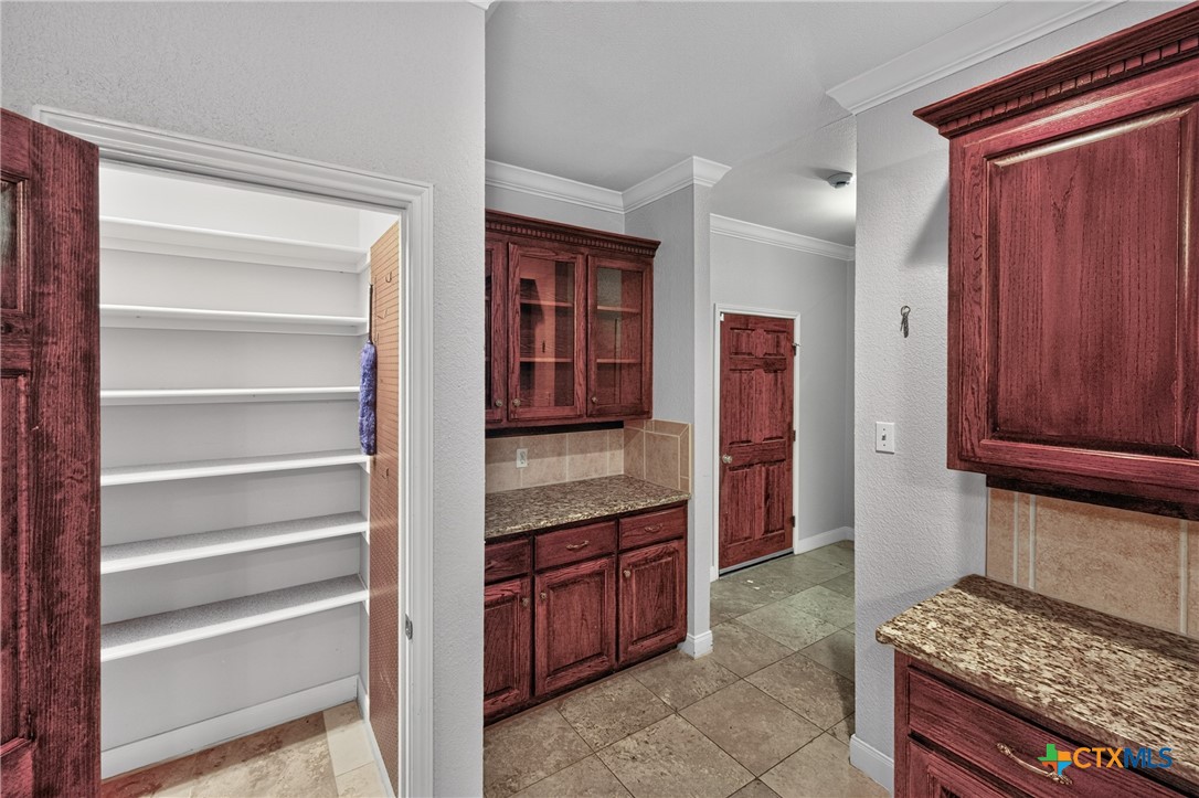 421 W Market Street Property Photo 22