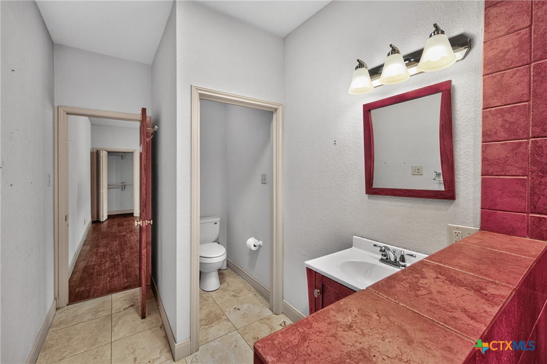 421 W Market Street Property Photo 29