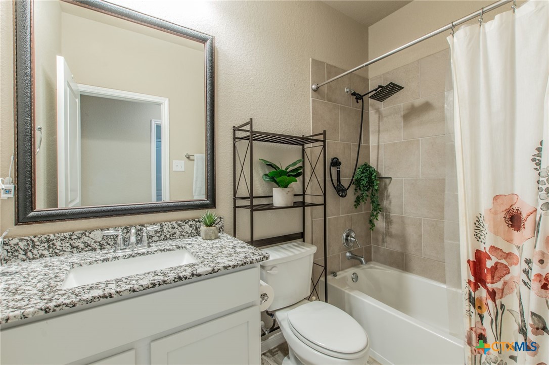 206 Lasata Lane Property Photo 18