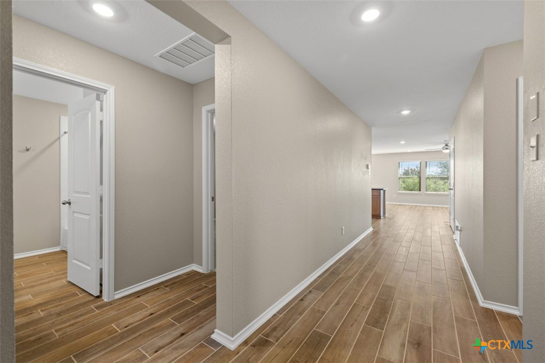 2115 Jadd Street Property Photo 4