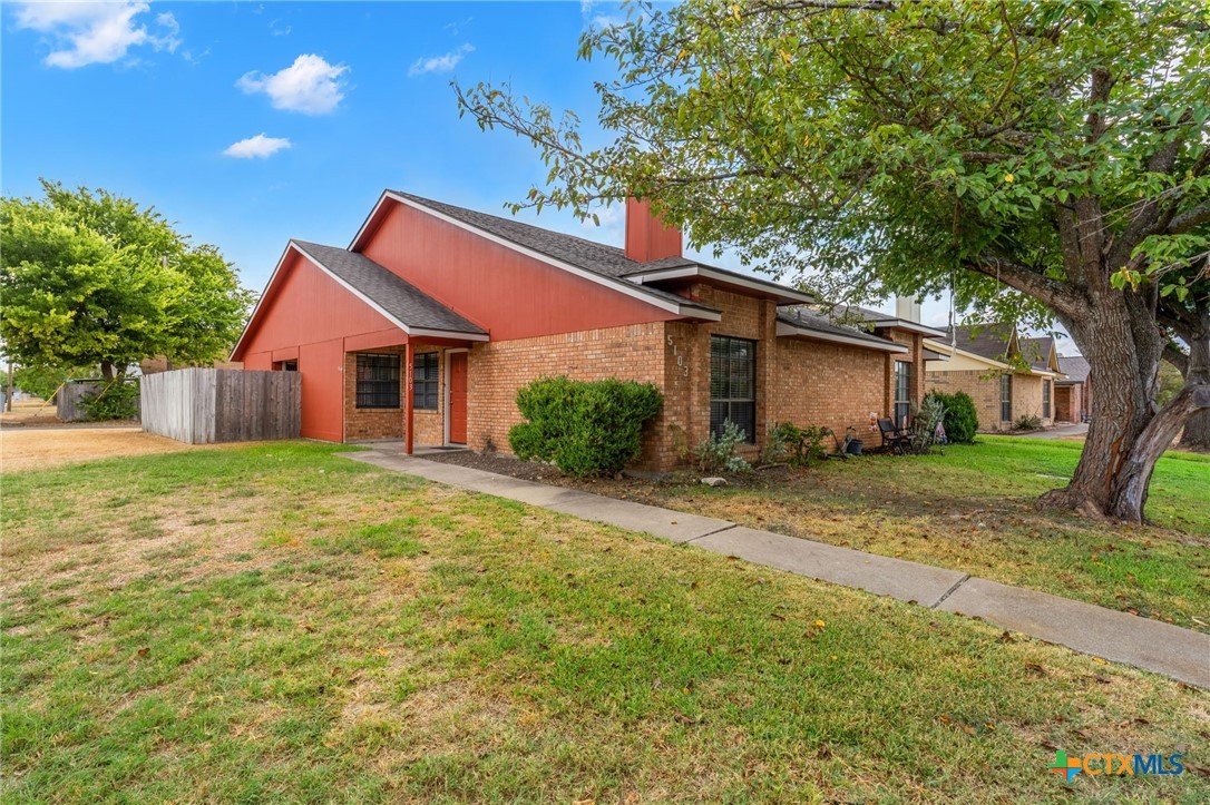5103 & 5105 Canyon Creek Drive Property Photo 1
