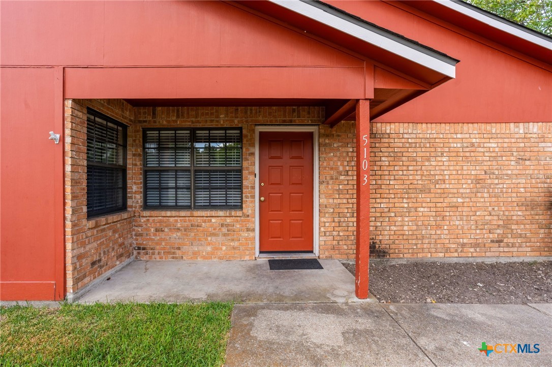 5103 & 5105 Canyon Creek Drive Property Photo 4